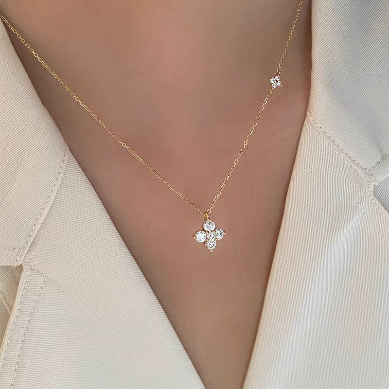 Fashion Temperament Clover Clavicle Chain Female
