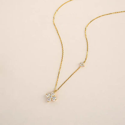 Fashion Temperament Clover Clavicle Chain Female