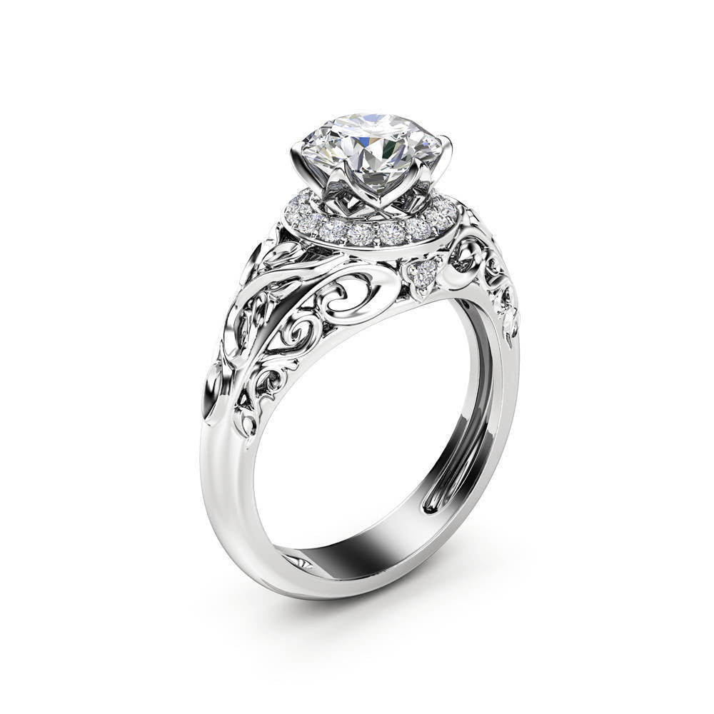 New Hollow Pattern Diamond-studded Ring